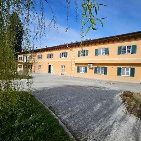 White Flat By Grazrentals With Cool Location & Free Parking Extérieur photo