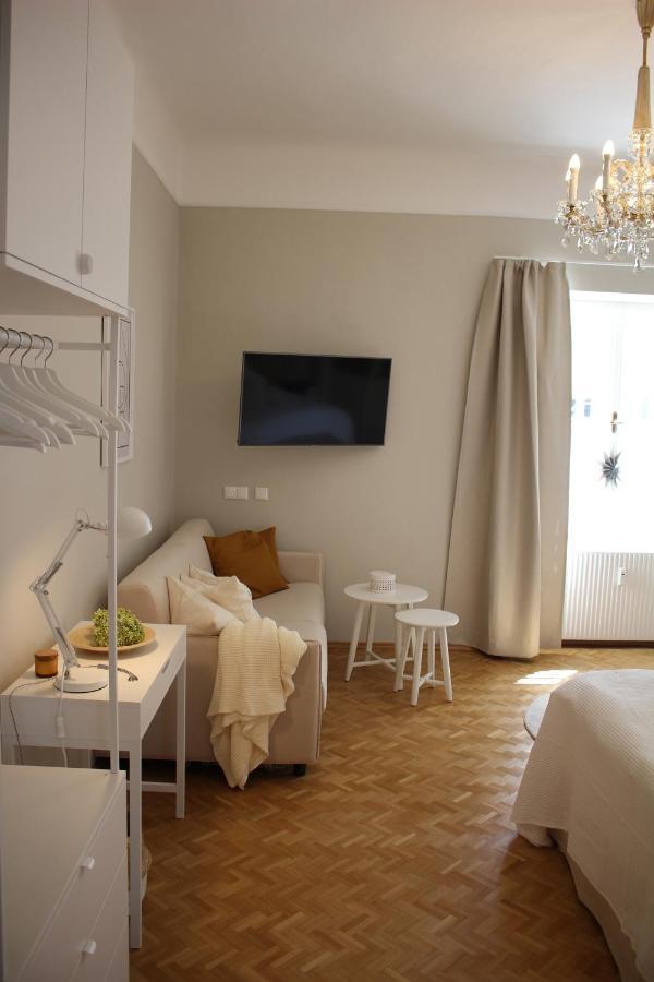 White Flat By Grazrentals With Cool Location & Free Parking Extérieur photo