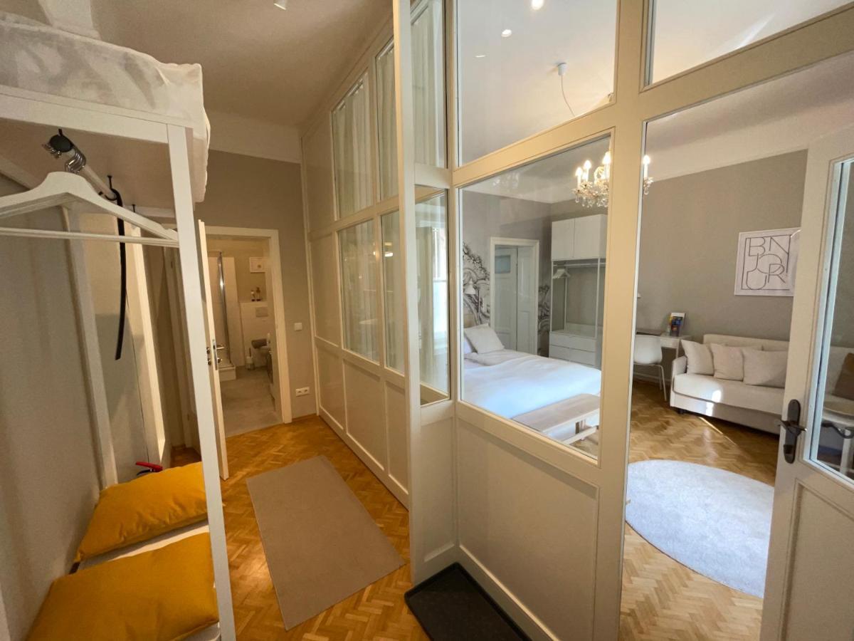 White Flat By Grazrentals With Cool Location & Free Parking Extérieur photo