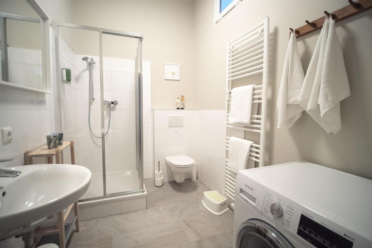 White Flat By Grazrentals With Cool Location & Free Parking Extérieur photo