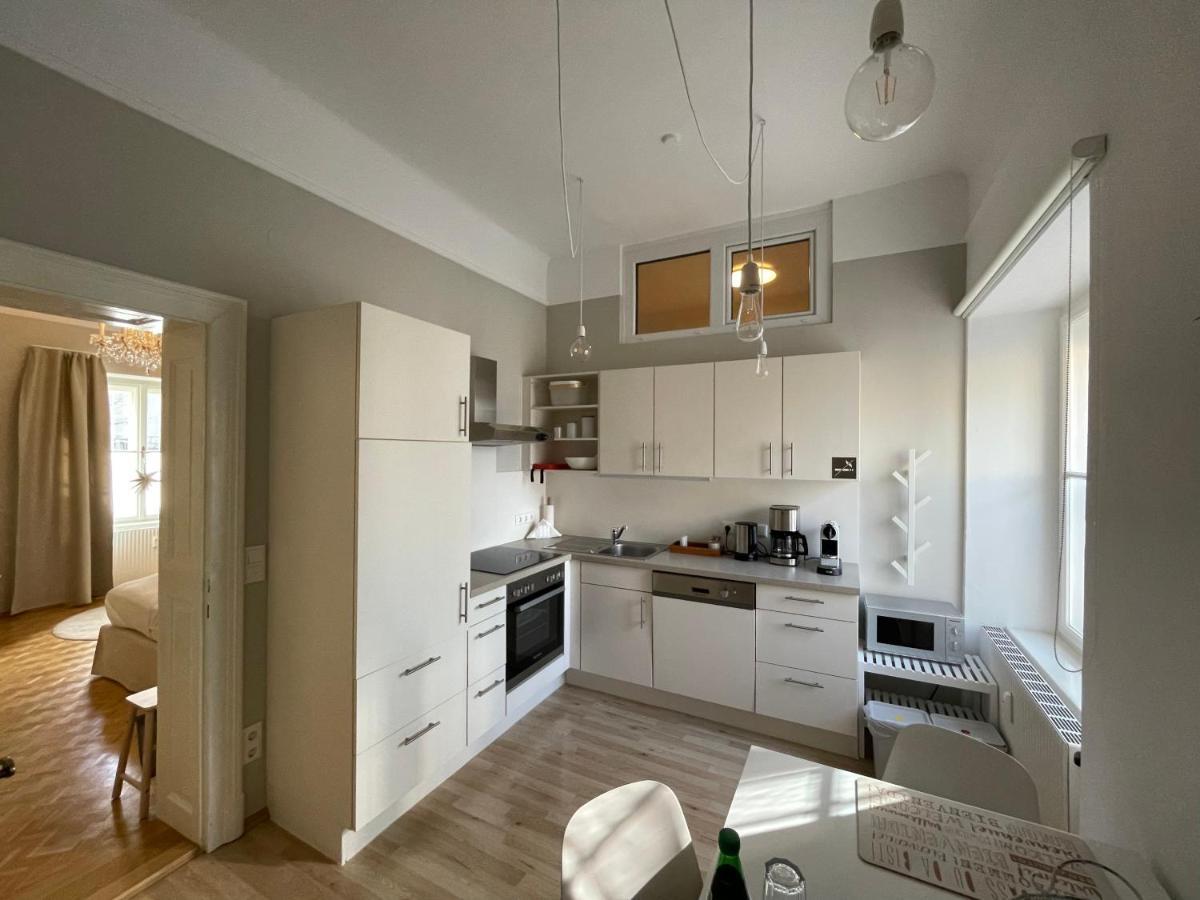 White Flat By Grazrentals With Cool Location & Free Parking Extérieur photo