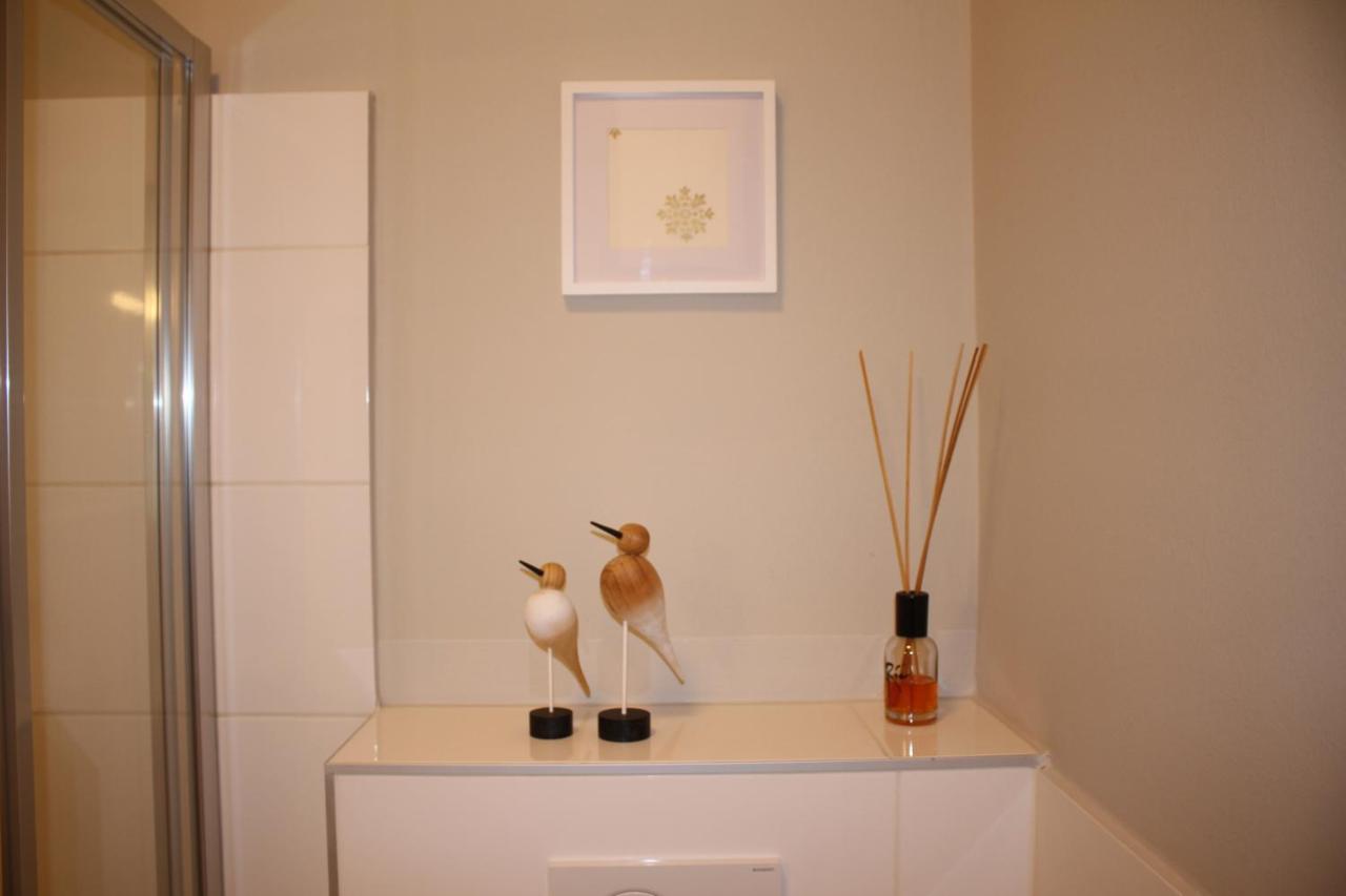 White Flat By Grazrentals With Cool Location & Free Parking Extérieur photo